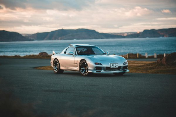 Quali tecniche di cucito manuale sono ideali per riparare abbigliamento outdoor in tessuto tecnico?